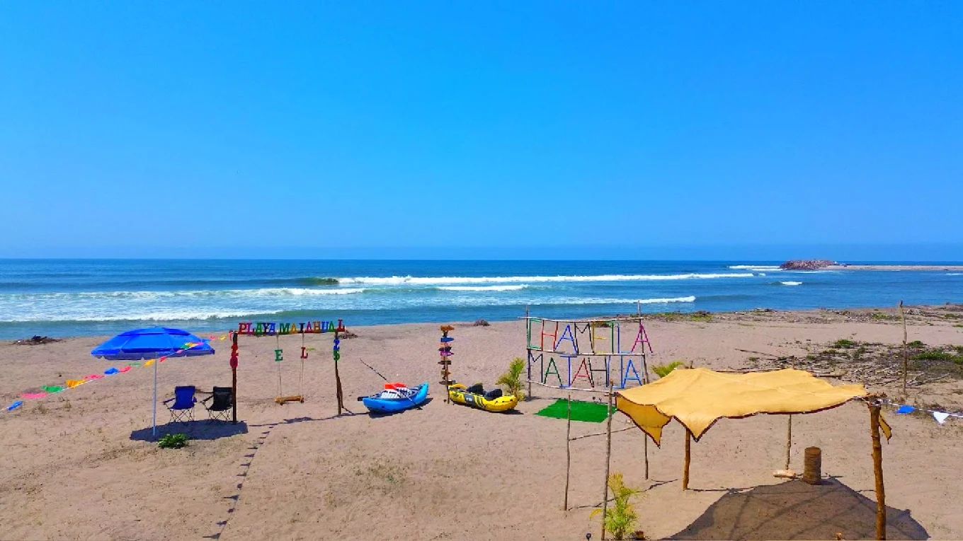 El otro Majahual, la playa de Sinaloa rescatada por la comunidad